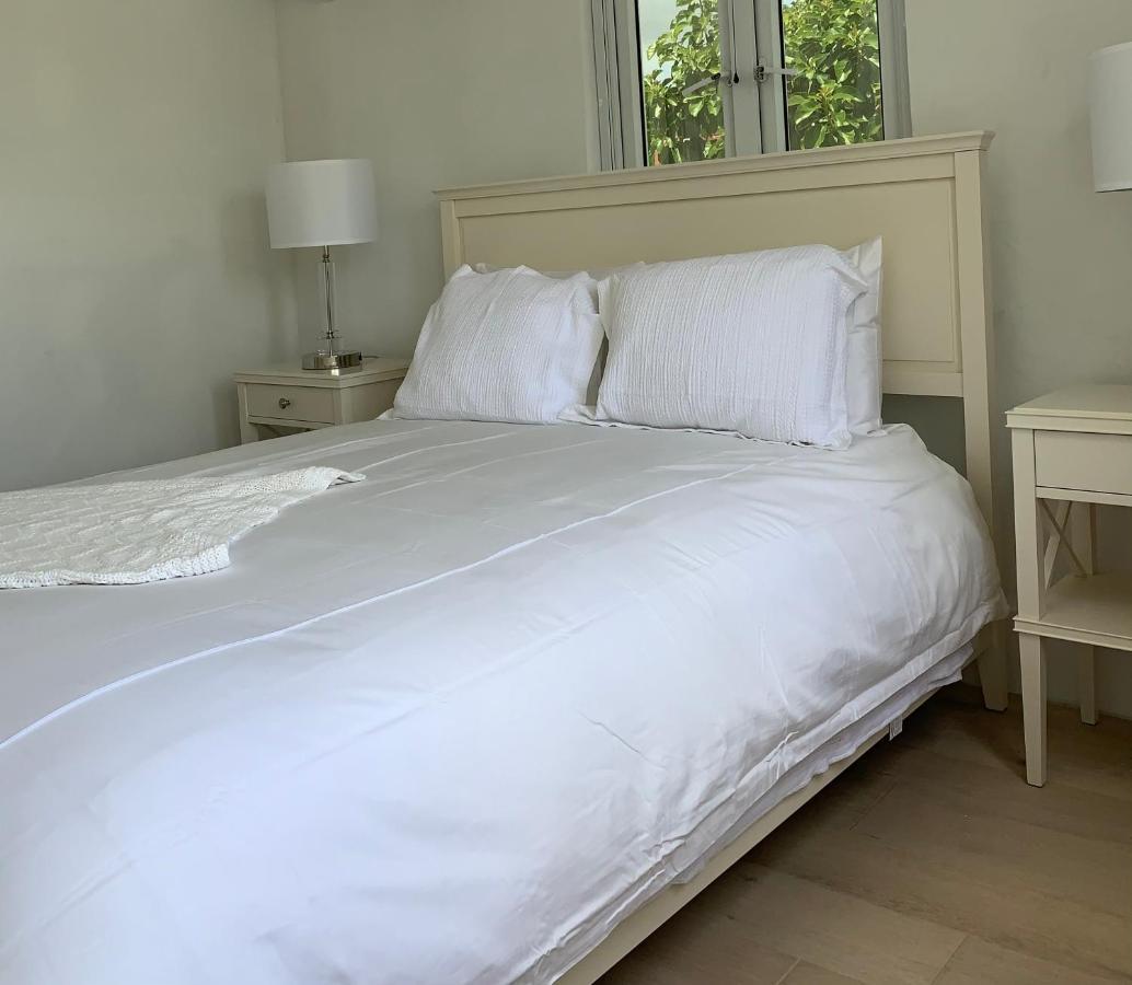 ホテルThe Cay House Mangrove Cay エクステリア 写真